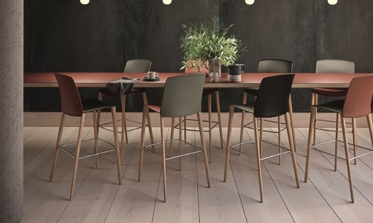 Arper Mixu tall chairs at desk