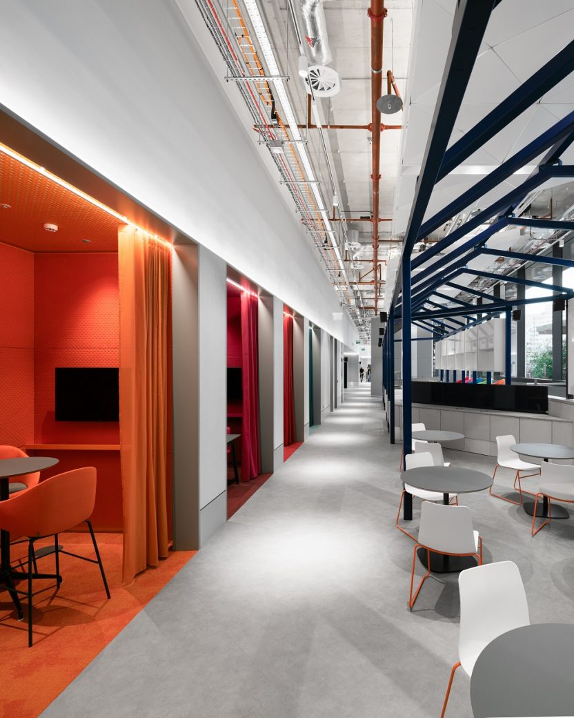 5plus-architects-British-Council-HQ hallway