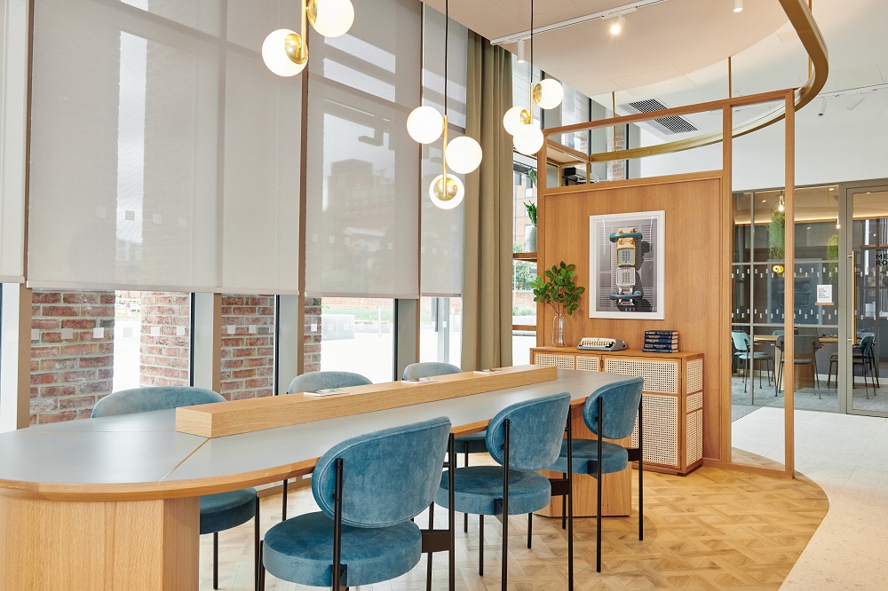 74-The Headline bar space