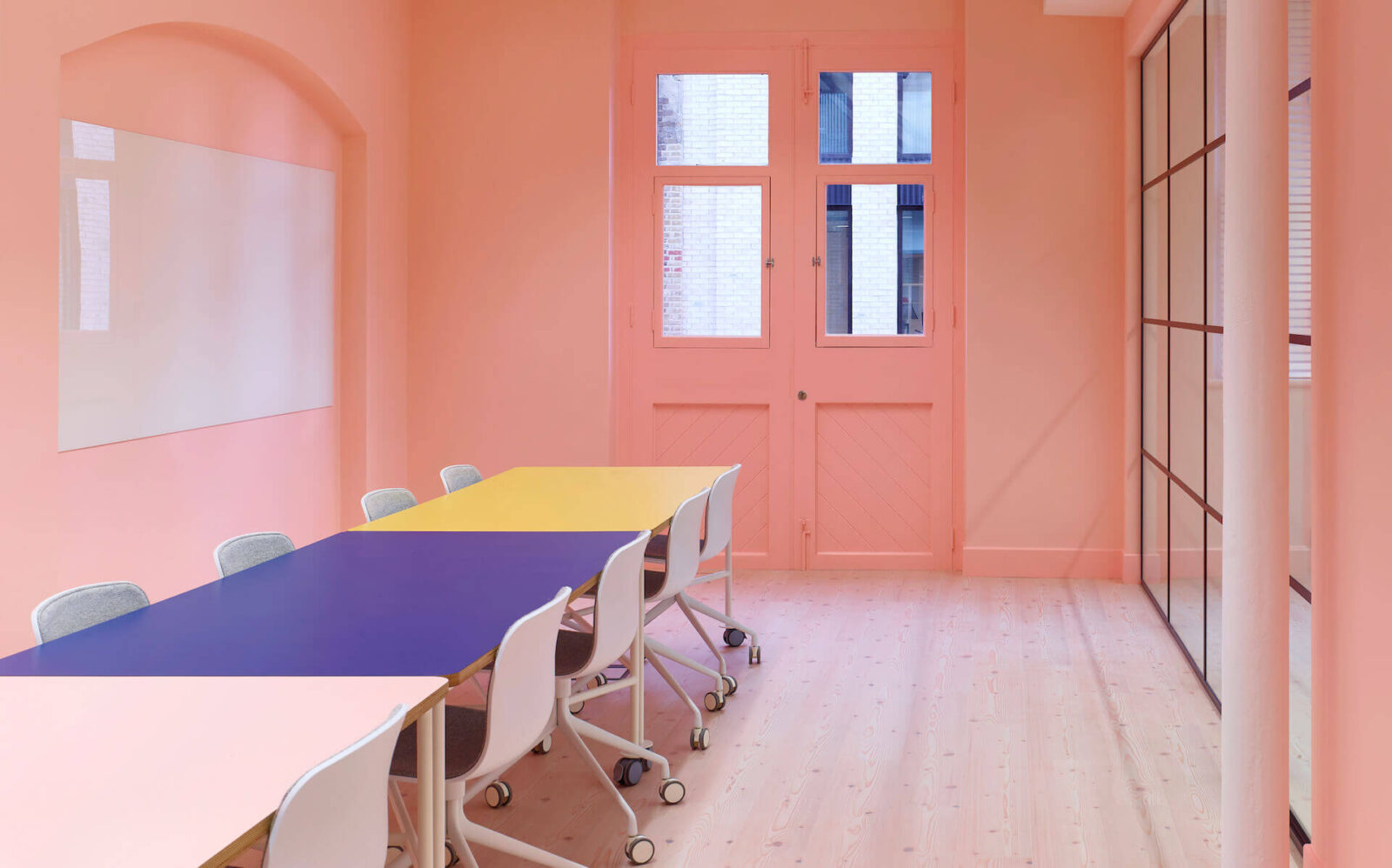 pink interiors at idean workplace