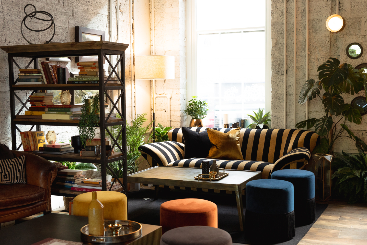 Kindred, Run For The Hills and Studioshaw - Lounge Area