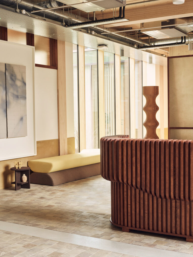 Black & White Building, The Office Group - seating area