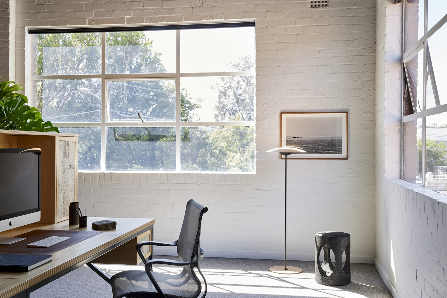 Wyer & Co, Dan Boddam Studio - Desks with natural lighting