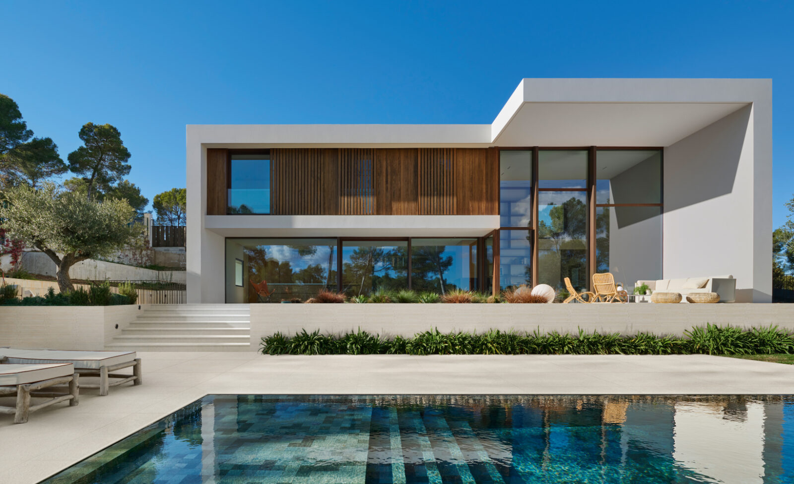 Boost Mineral used for exterior design around a swimming pool