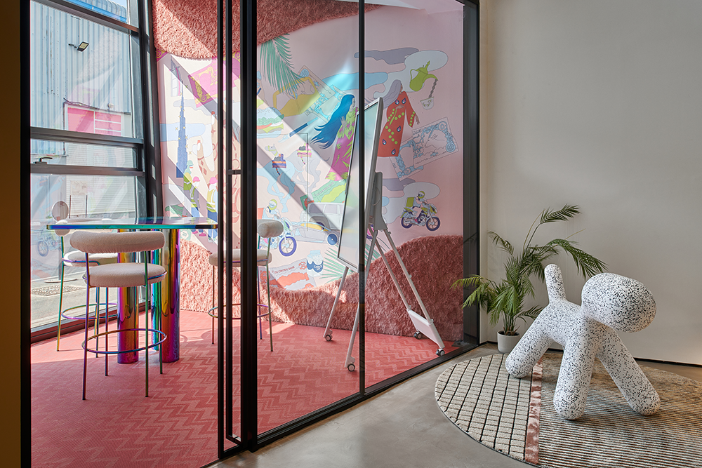 Roar New Studio Pink Room