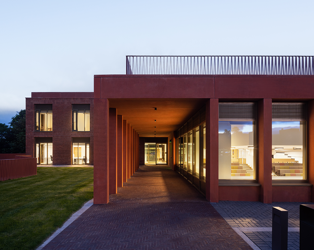 RiddelHall exterior walkway