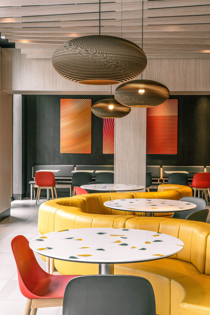 wewantmore-mcdonalds-france-pilot-restaurant-mix-inteirors-232-4