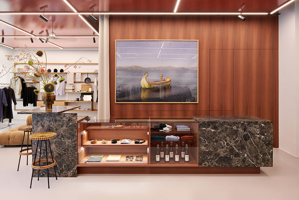 akog-a-kind-of-guise-munich-flagship-store